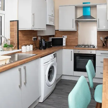 Woodhall Avenue Bradford (West Yorkshire)