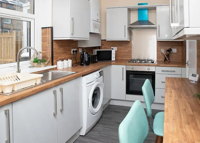 Woodhall Avenue Bradford (West Yorkshire)