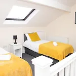Holiday home Woodhall Avenue *