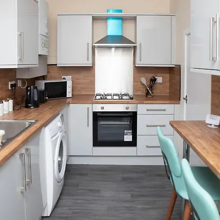 Woodhall Avenue Holiday home *